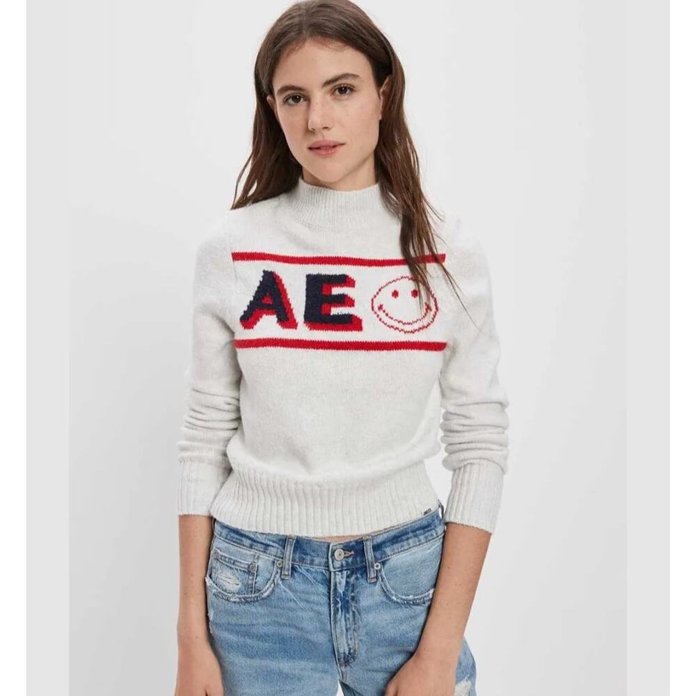 American Eagle Grey Smiley Graphic Mockneck Sweater Cropped NWT - Medium